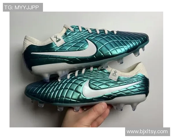 球星签名足球鞋背后的故事与传奇 解析各大品牌与球员合作的经典鞋款